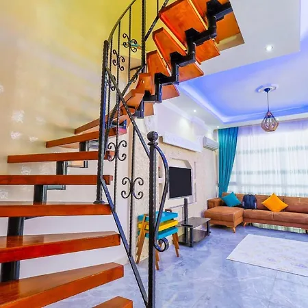Villa Charming Triplex Villa 3 Min Drive To The Beach In Muratpasa Antalia