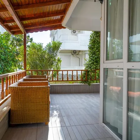 Charming Triplex Villa 3 Min Drive To The Beach In Muratpasa Villa