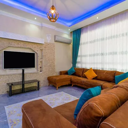Charming Triplex Villa 3 Min Drive To The Beach In Muratpasa *