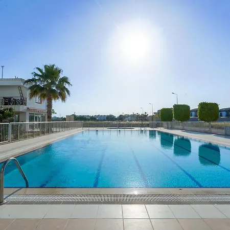 Charming Triplex Villa 3 Min Drive To The Beach In Muratpasa *
