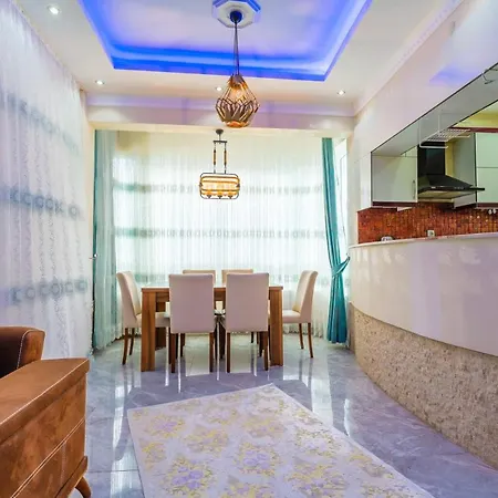 Charming Triplex Villa 3 Min Drive To The Beach In Muratpasa Villa *