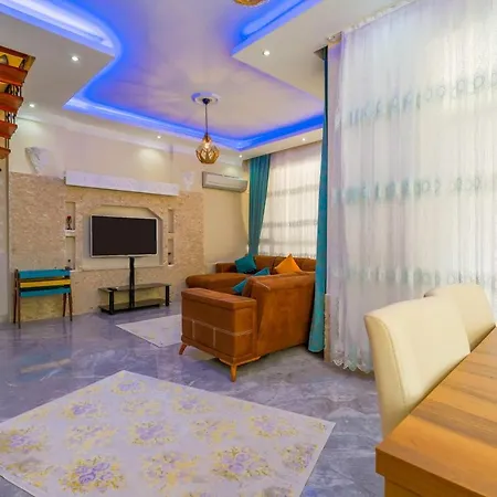 Charming Triplex Villa 3 Min Drive To The Beach In Muratpasa Villa *